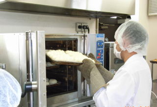 パンの製造(オーブン)